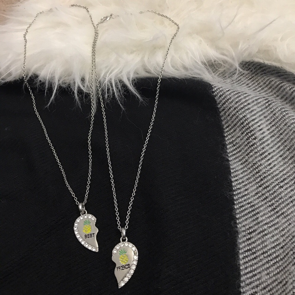 2 Piece Best friends pineapple heart necklace